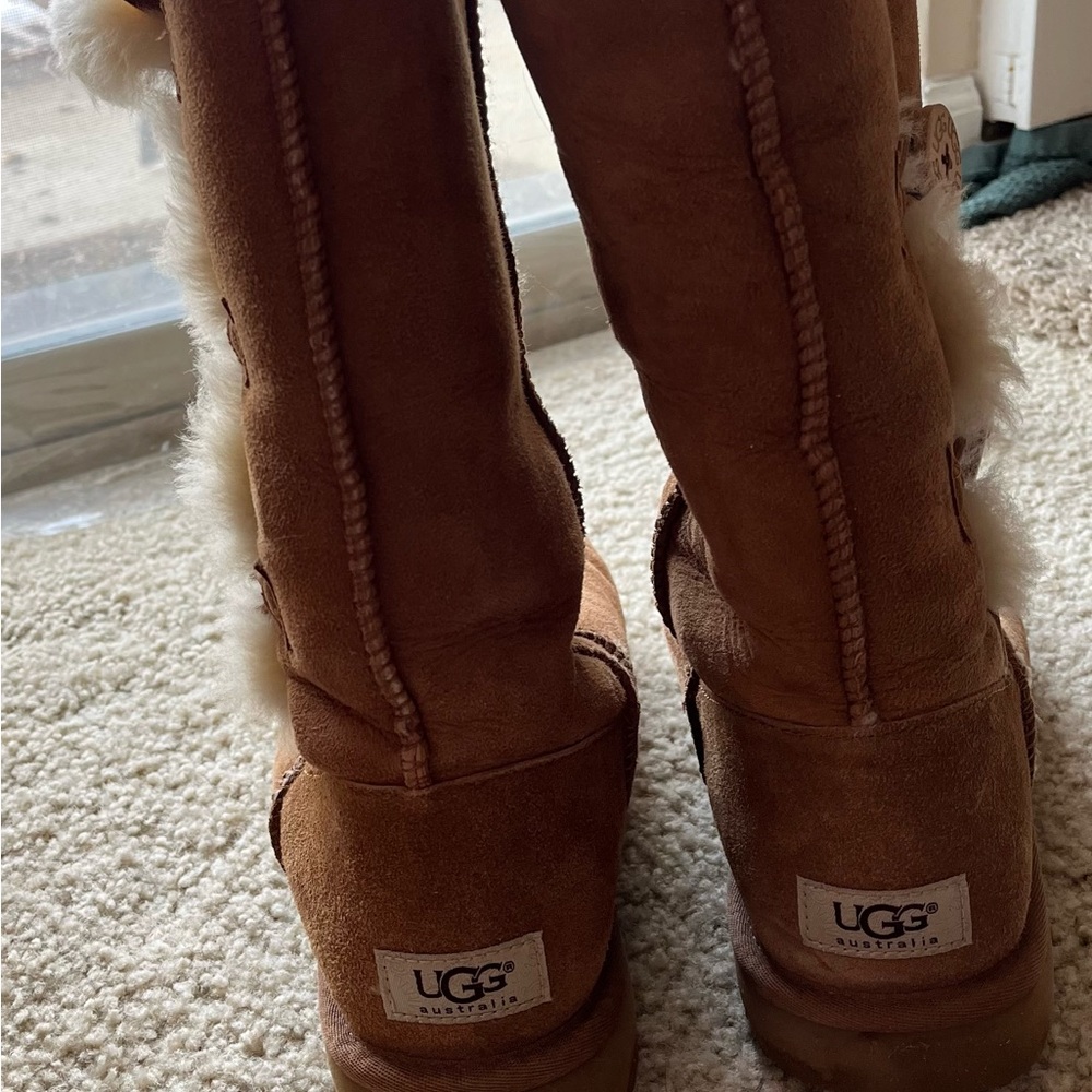 Bailey Button Uggs - image 8